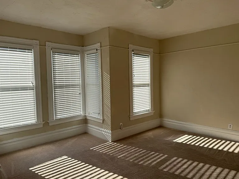 1712 Filbert St — Photo 8