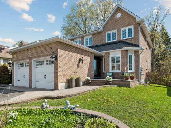 2007 Lynn Heights Dr, Pickering, ON L1X 1N5
