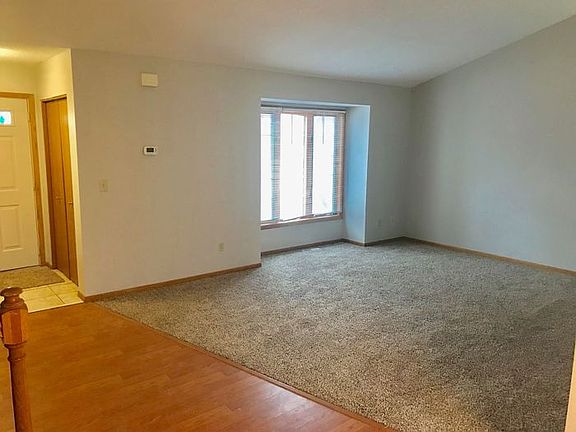 3rd image of 8017 Jocelyn Ave S