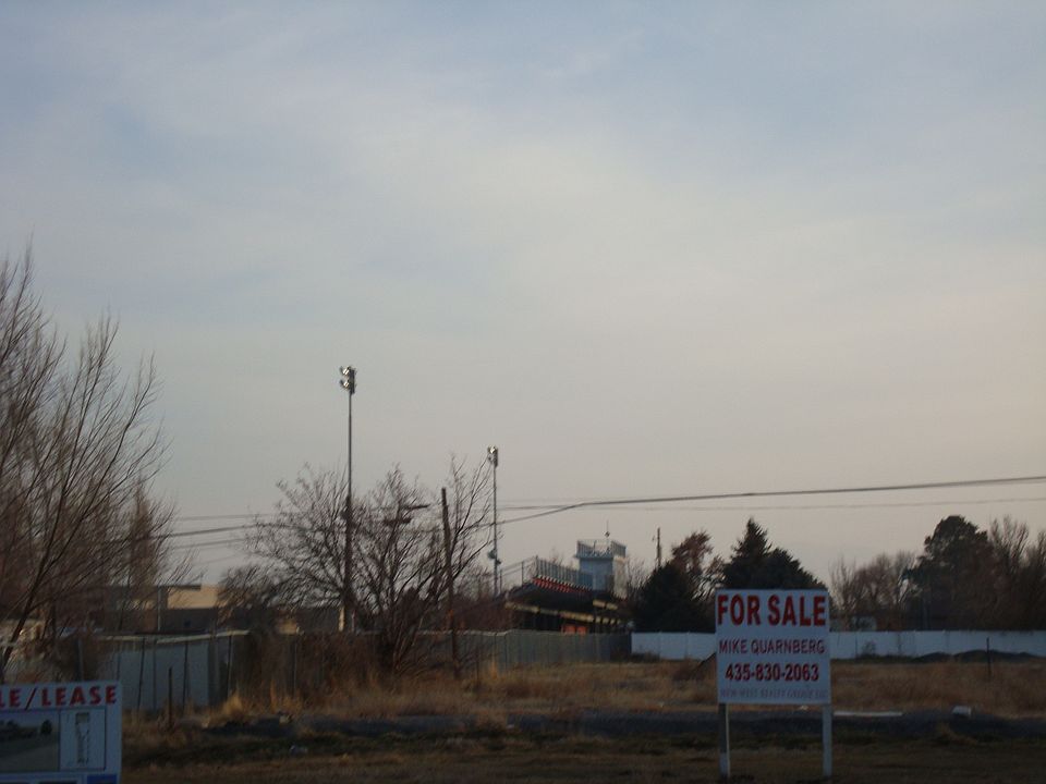 1st image of 124 E Main St