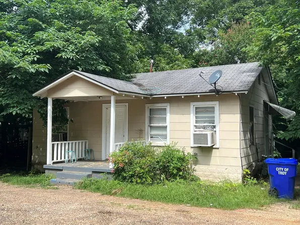110 W Fairview St, Troy, AL 36081
