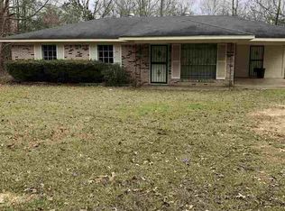 3276 Middle Rd, Edwards, MS 39066