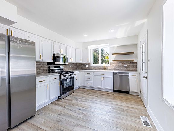 4th image of 5454 Crestwood Dr