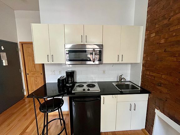 4th image of 140 E 31st St APT 27