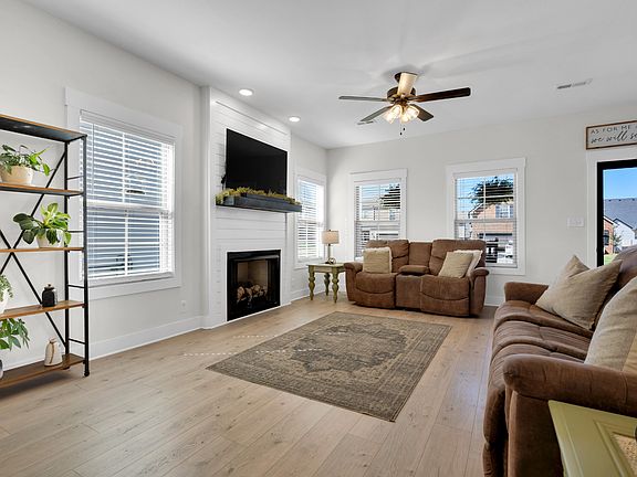 5th image of 1457 Kingbird Dr