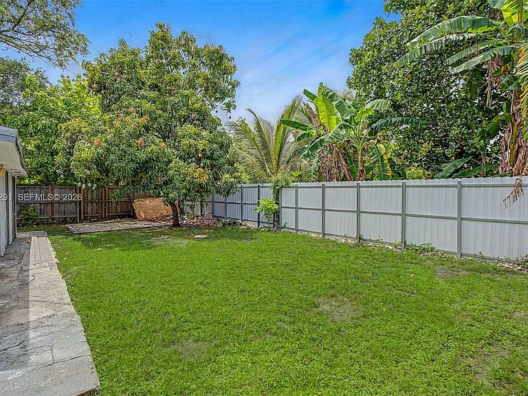 5917 SW 62nd Ter — Photo 22