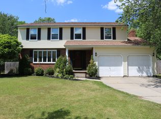 164 Colonial Dr, Grand Island, NY 14072