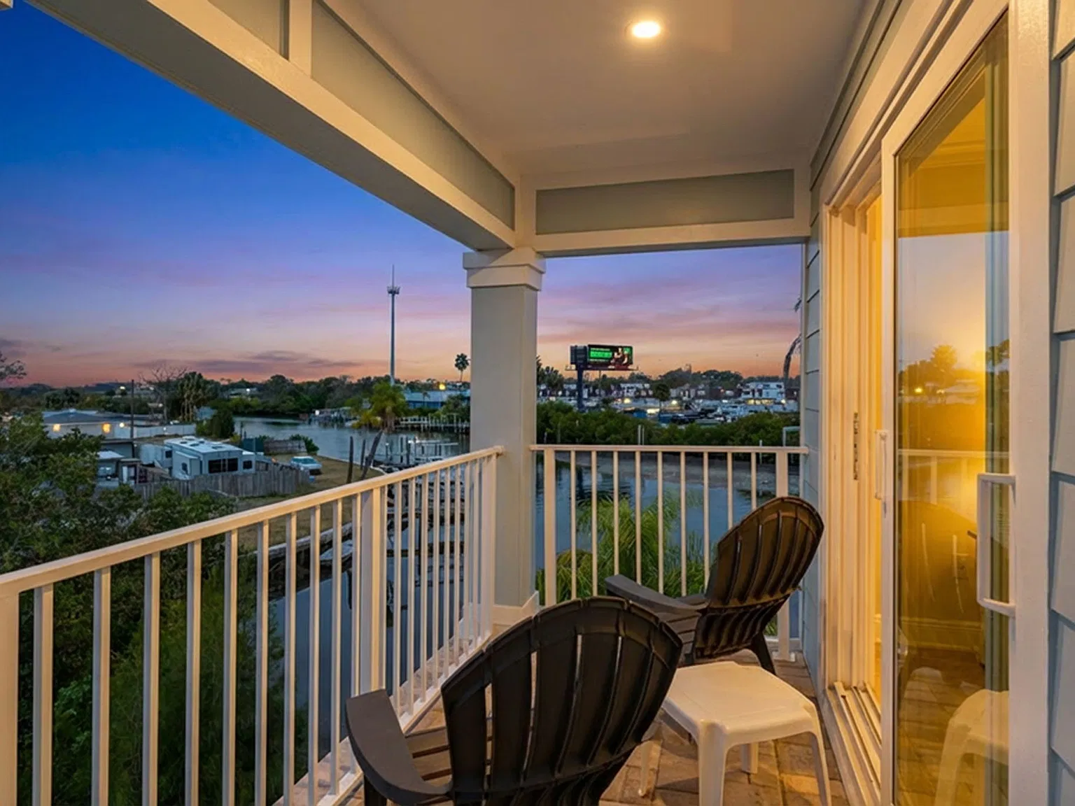 3 bed, 2.5 bath, $3,300 — Photo 3