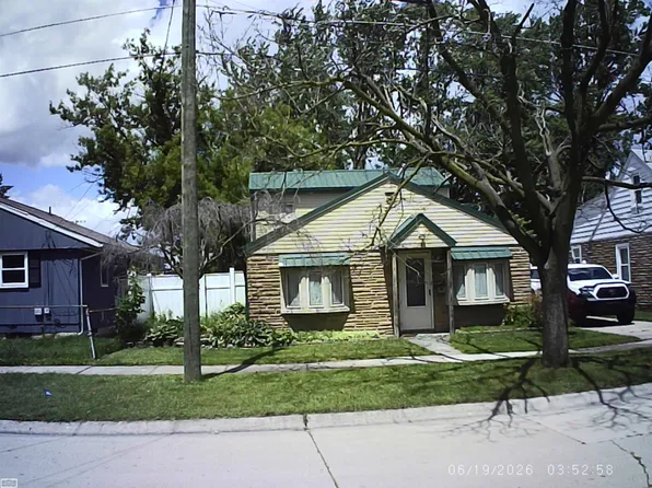 434 Gallup Ave, Mount Clemens, MI 48043