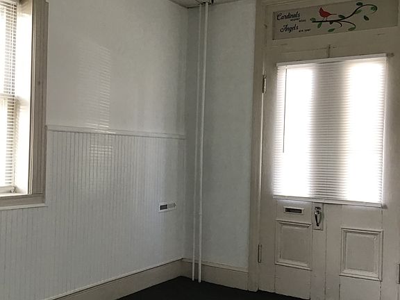 3rd image of 172 Walnut St APT 4