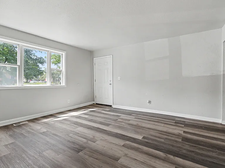 790 Harriet St #1 — Photo 8