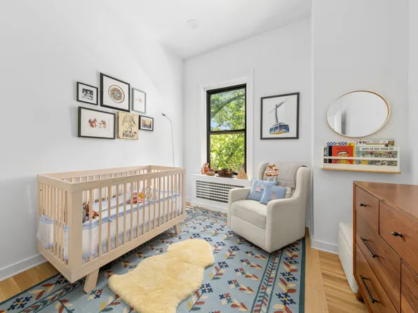 323 5th Avenue image 4 of 13