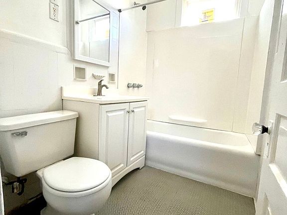 3rd image of 1505 Chapel St #8