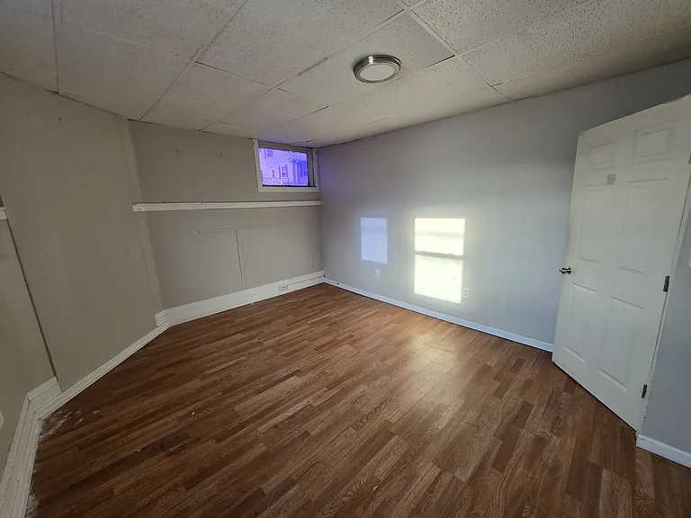 300-302 William St #1 — Photo 18