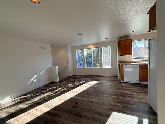 5th image of 1545 Fircrest Ct SE