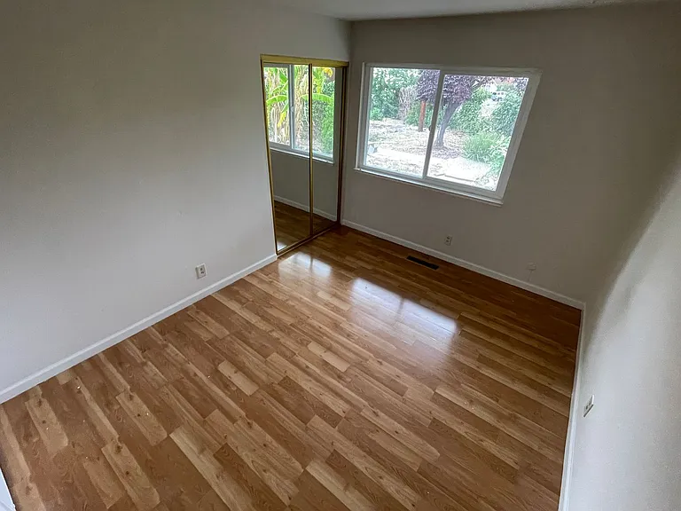 917 Bermuda Ct — Photo 4