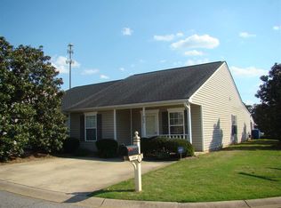 404 E Calhoun Crossing Ct, Spartanburg, SC 29307