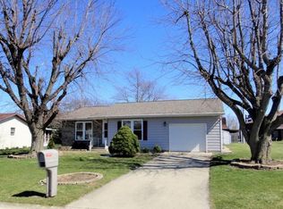 112 Phillips Dr, Wapakoneta, OH 45895