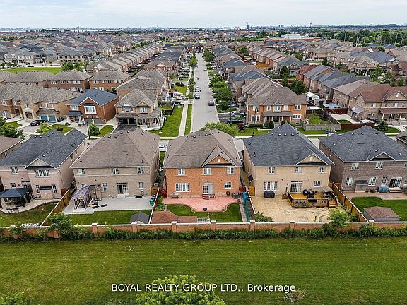 3rd image of 80 Sleightholme Cres
