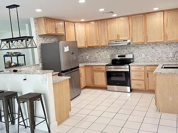 2nd image of 117 Yacht View Ln