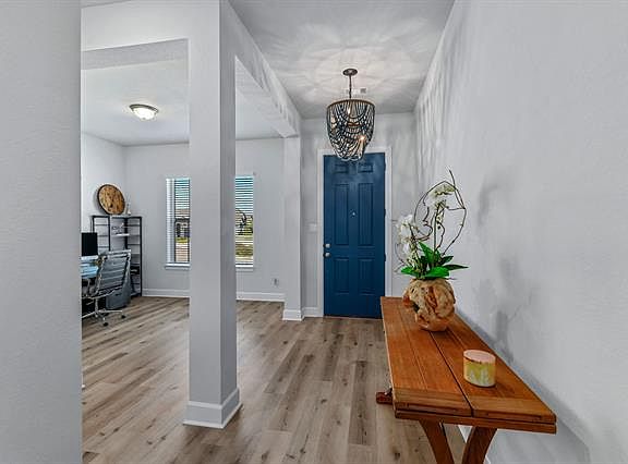 4th image of 713 Midway Ln