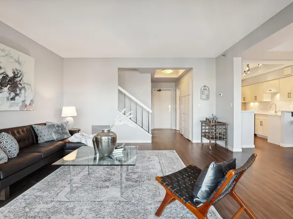 1235 Yale Pl APT 403, Minneapolis, MN 55403