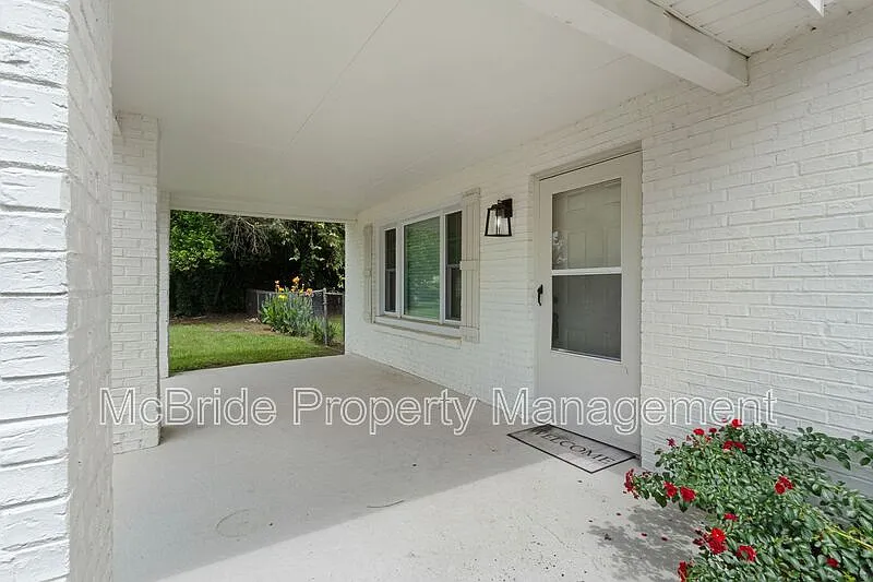 4 bed, 1.5 bath, 1174 sqft, $1,595 — Photo 2