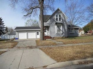 1452 5th Ave, Windom, MN 56101