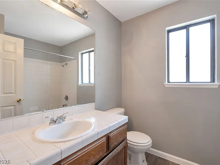 2528 Cherrywood St — Photo 12