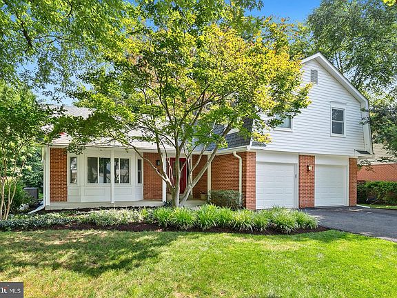 2nd image of 1701 Glastonberry Rd