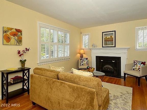 3rd image of 7404 Elmwood Dr