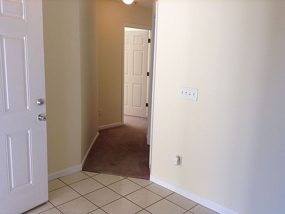 4th image of 1414 Willoughby Park Ct Unit 1