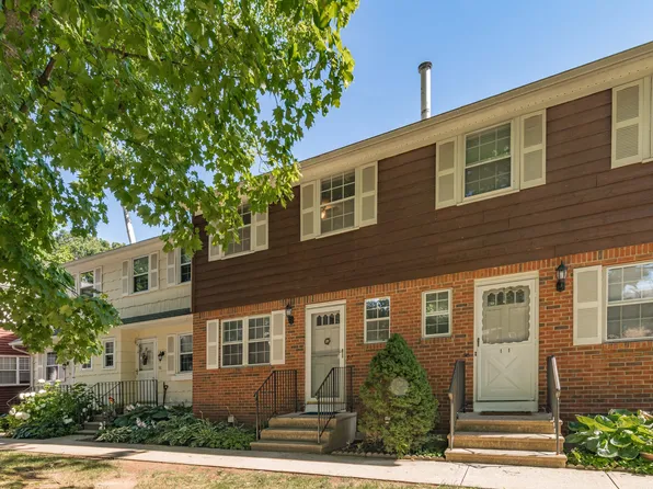 97 East Gate Lane # 97, Hamden, CT 06514