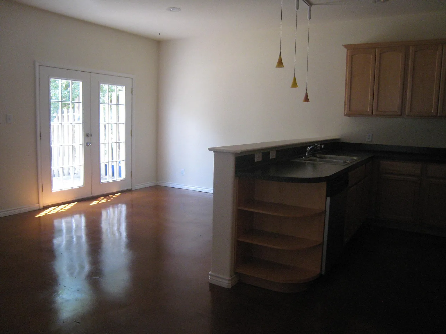 3 bed, 1450 sqft, $3,000 — Photo 3
