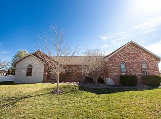 1008 Hunters Trl, Mascoutah, IL 62258