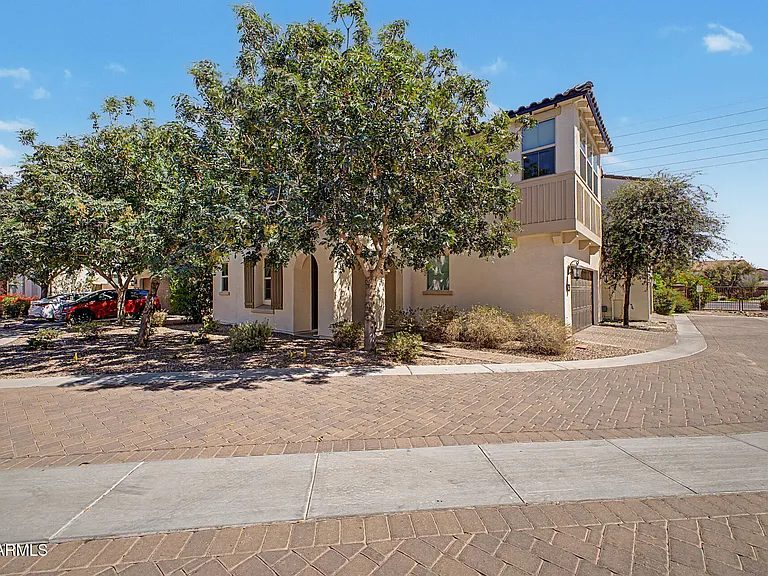 1575 W Marlin Dr — Photo 3
