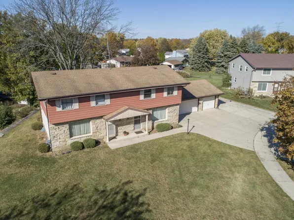 1408 Fleetfoot DRIVE #1410, Waukesha, WI 53186