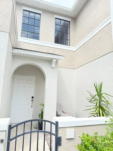 2 bed, 2.5 bath, 1295 sqft, $2,000 — Photo 1