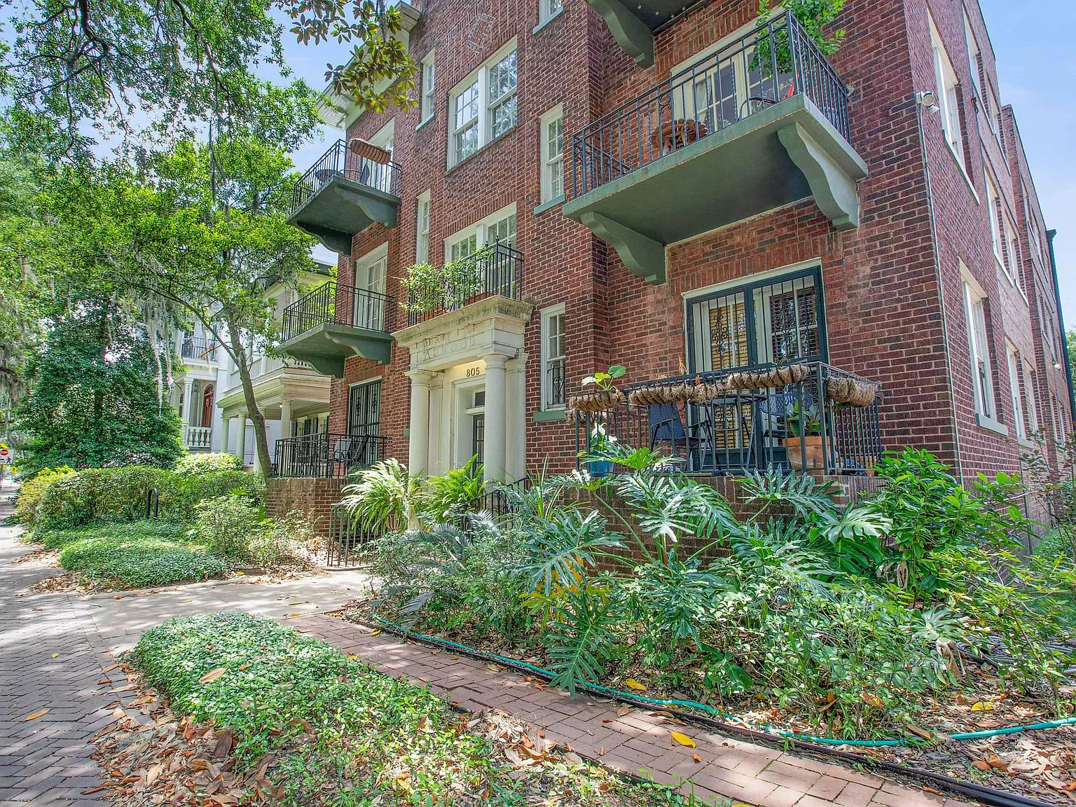 805 Whitaker St — Photo 4