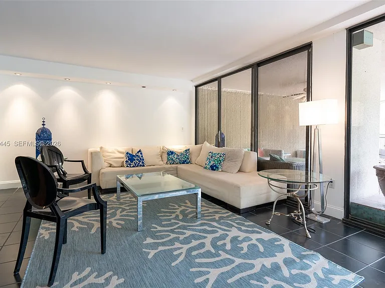 2901 S Bayshore Dr #2G — Photo 2