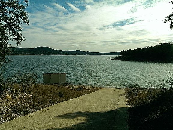 boat launch 1 minute away