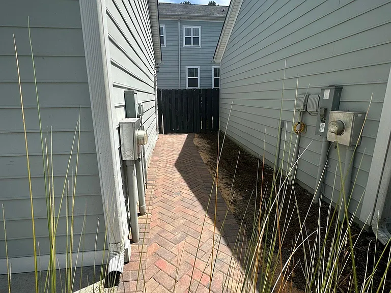 303 Lake View Dr — Photo 27