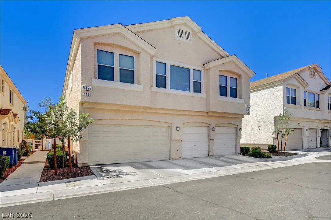 2 bed, 2.5 bath, 1167 sqft, $1,600 — Photo 2
