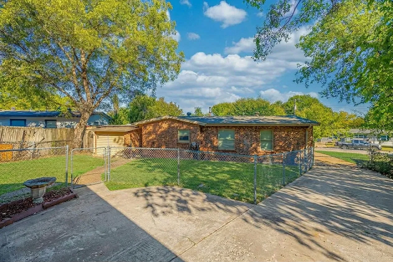 3 bed, 1179 sqft, $1,700 — Photo 3
