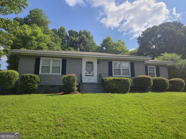 635 Burbank Cir SE, Smyrna, GA 30080