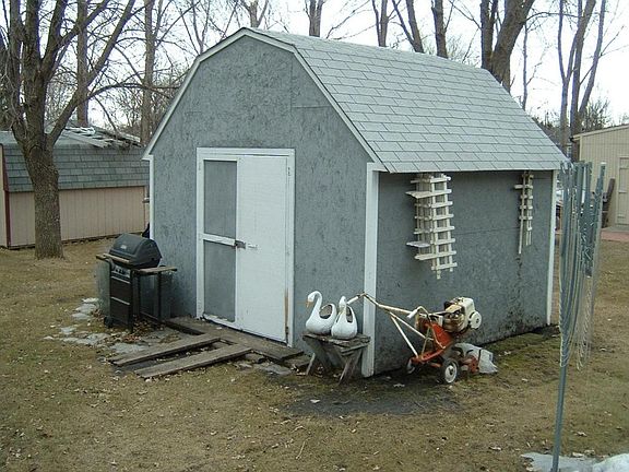 4th image of 2454 Estabrook Dr