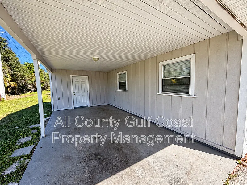 2 bed, 1.0 bath, 810 sqft, $1,495 — Photo 2