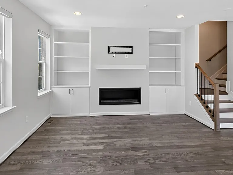 612 Leigh Way — Photo 24