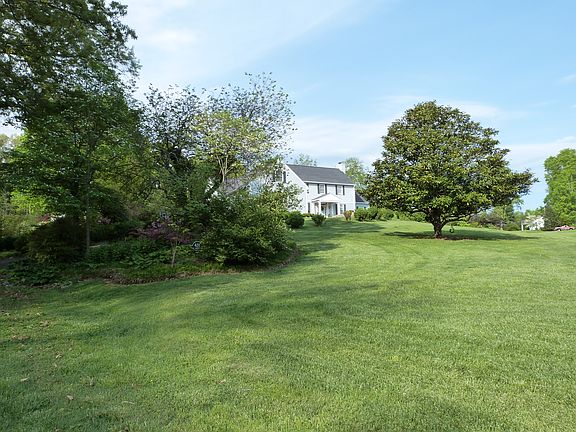 2nd image of 345 Pinecrest Ln