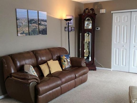 4th image of 5586 Bluegrass Way